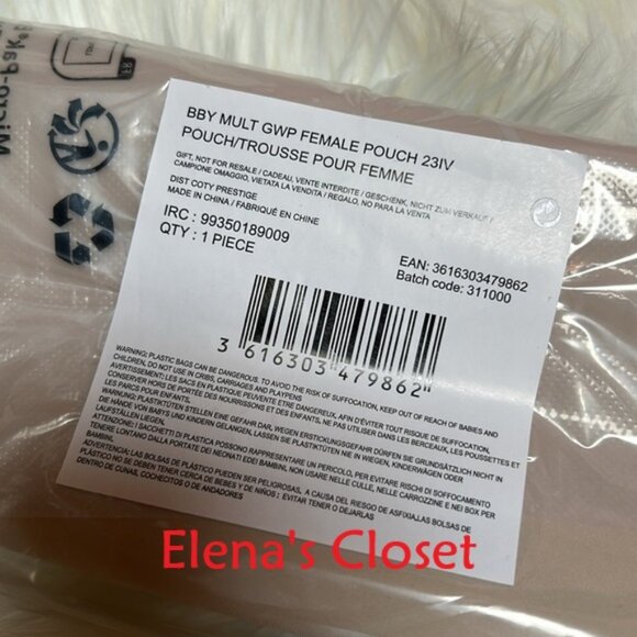 NEW ~ BURBERRY COSMETIC BAG - Picture 2 of 8